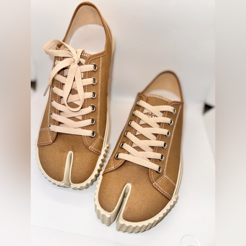MAISON MARGIELA MEN TABI SNEAKERS LOW TOP